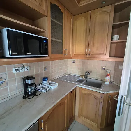 Mathias, A Spacious 2-bedroom With 2 Bathrooms Private Parking Appartement