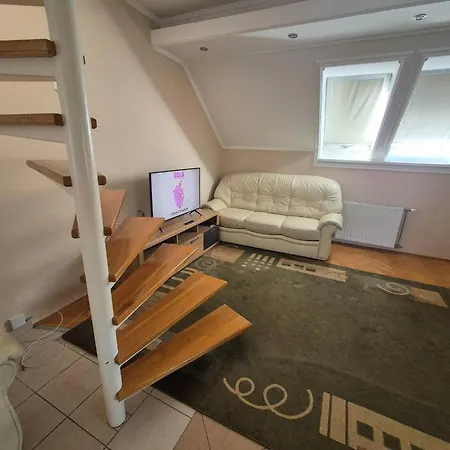 Mathias, A Spacious 2-bedroom With 2 Bathrooms Private Parking Appartement